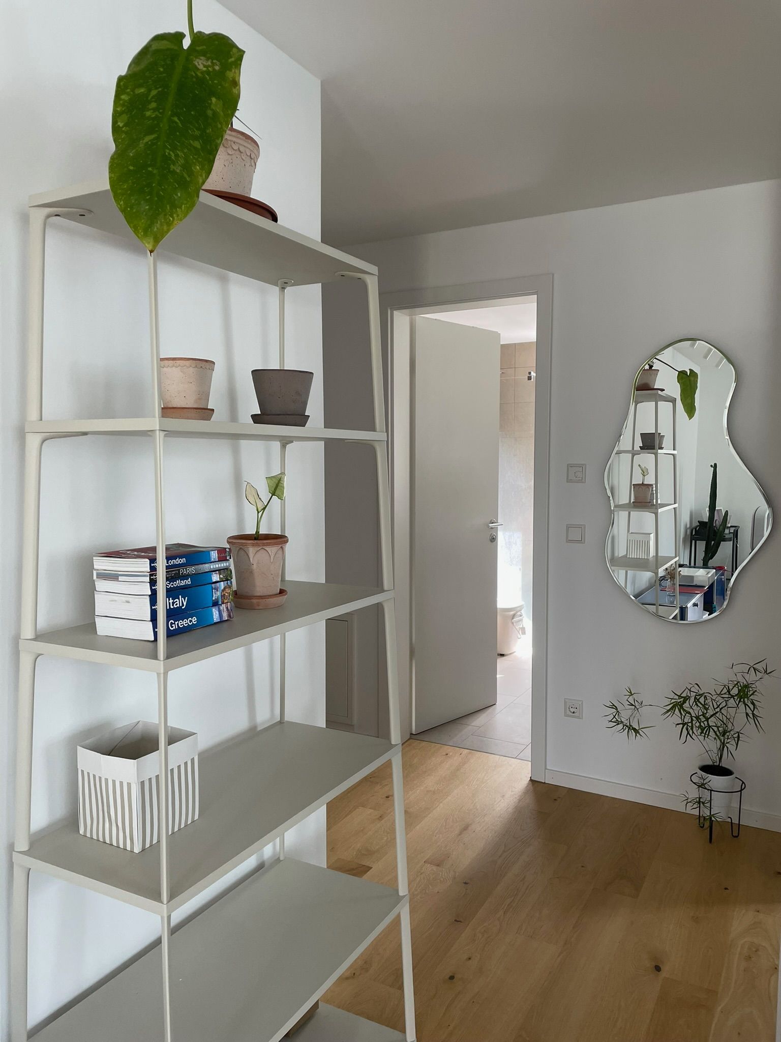 Top 4-Room Designer Furnished Apartment With Balcony Near Leonberg City Park: Central, Bright, Luxur - 12