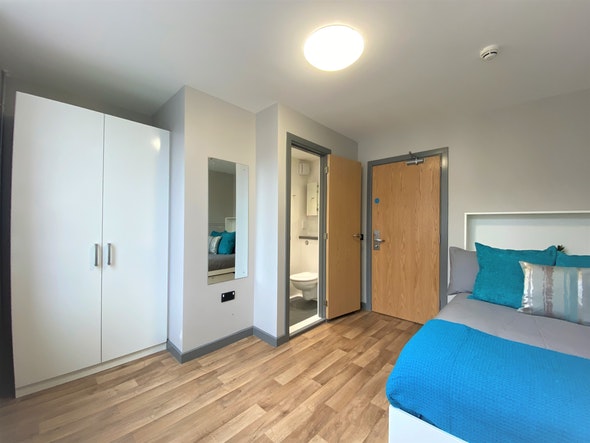  En-Suite Bronze Plus  -  John Bell House Roost  - Gallery -  3