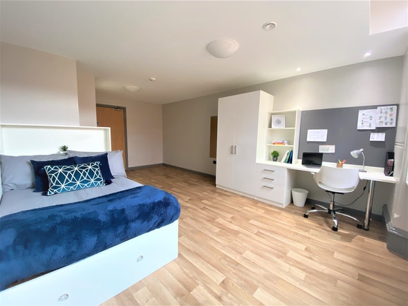  En-Suite Platinum  -  John Bell House Roost  - Gallery -  1