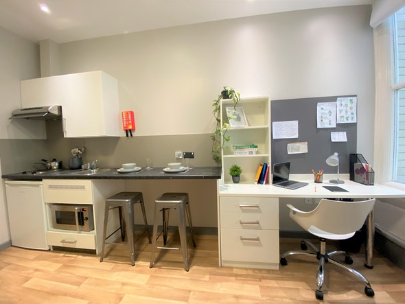  Studio Silver  -  John Bell House Roost  - Gallery -  5