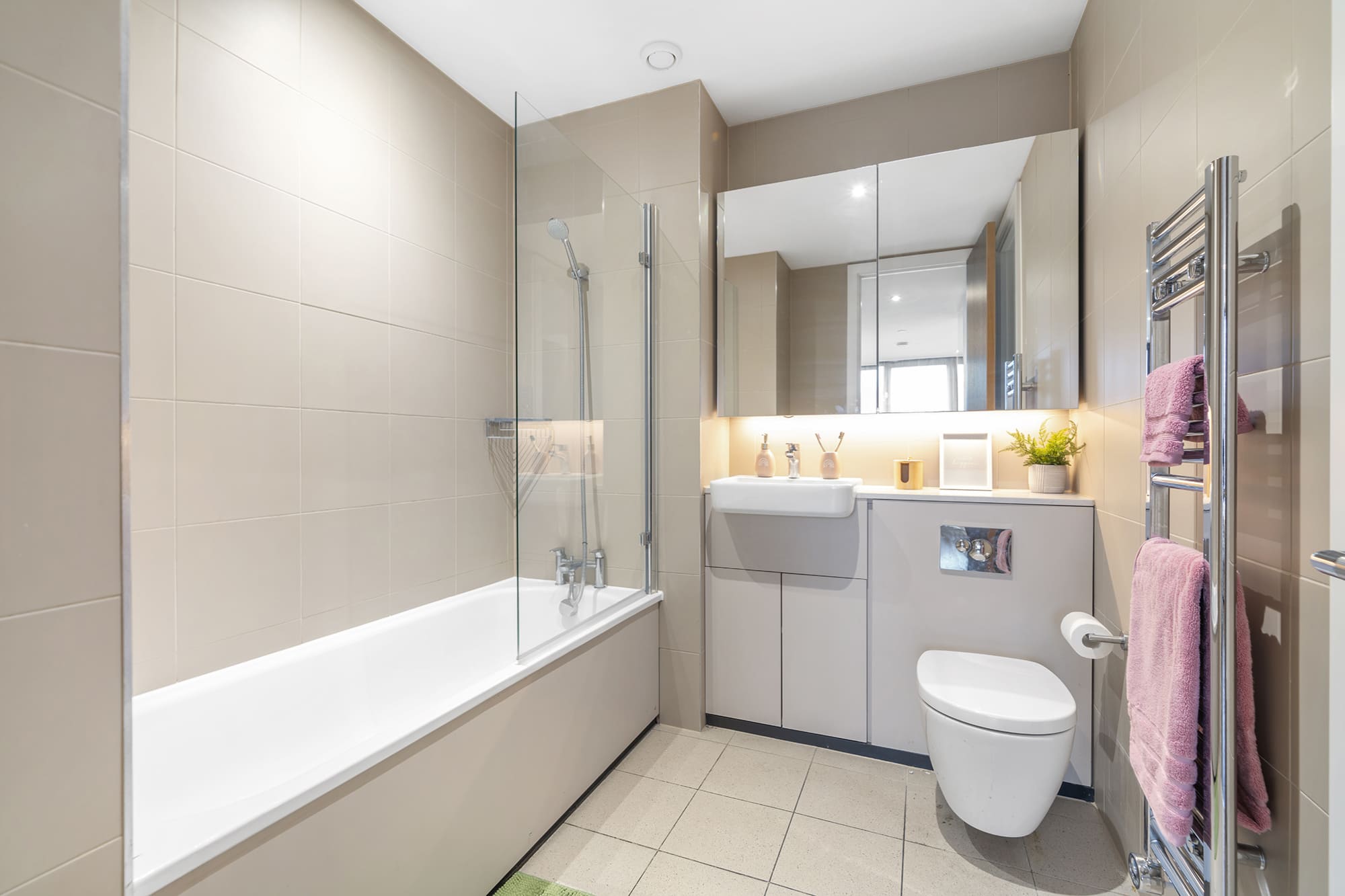 GOLD 2 BED APARTMENT - Canvas City Club - Gallery - 4