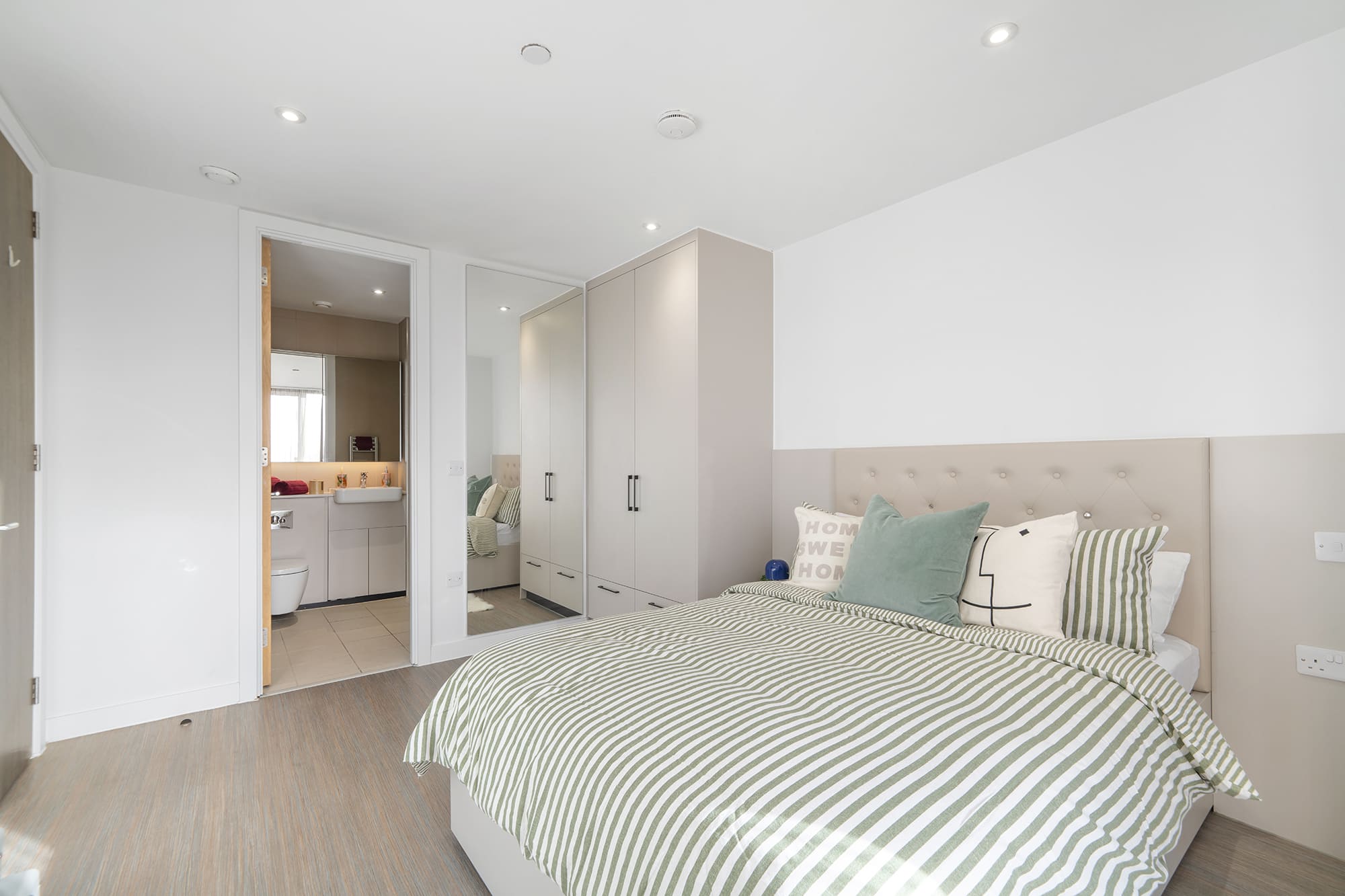 PLATINUM 2 BED APARTMENT - Canvas City Club - Gallery - 5