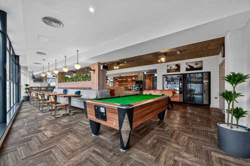  Loft Studio  -  Canvas The Parade  - Gallery -  1