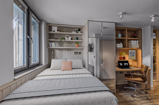  Gold Studio  -  Canvas The Parade  - Gallery -  1