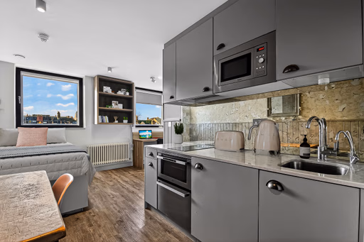 Gold Studio - Canvas The Parade - Gallery - 3