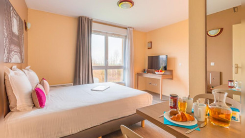 Excellent studio in Magny-les-Hameaux