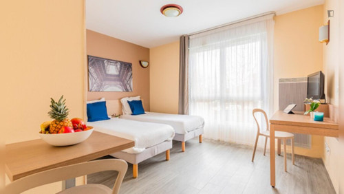 Excellent studio in Magny-les-Hameaux