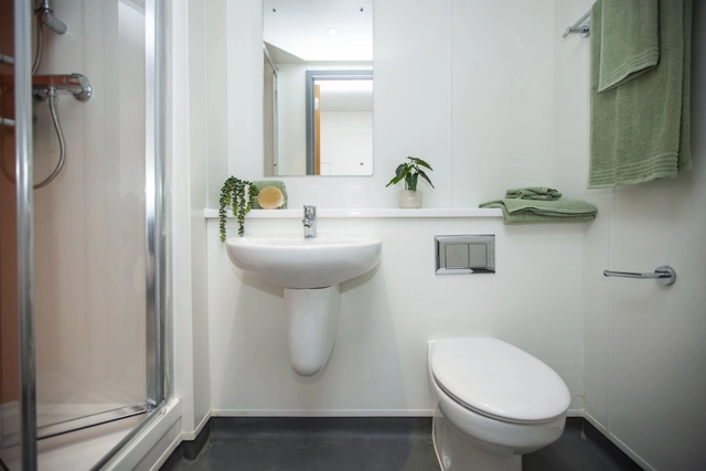  Bronze Ensuite  -  Canvas Capital House  - Gallery -  3