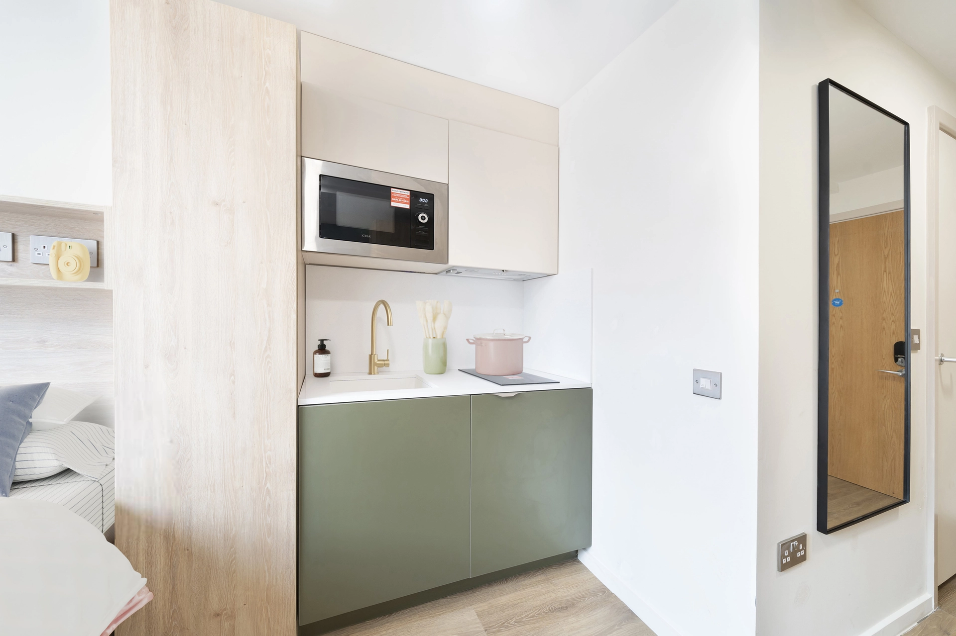  BRONZE STUDIO  -  Canvas Bristol  - Gallery -  5