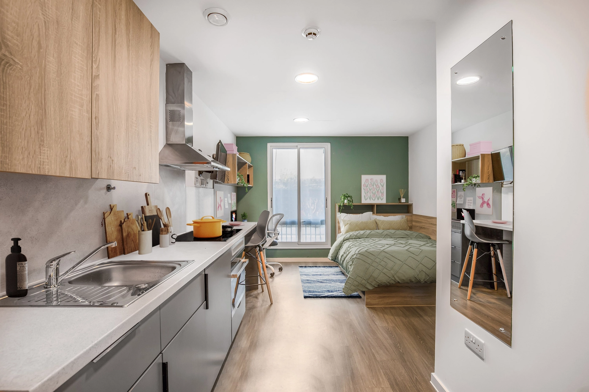  GOLD STUDIO  -  Canvas Bristol  - Gallery -  2