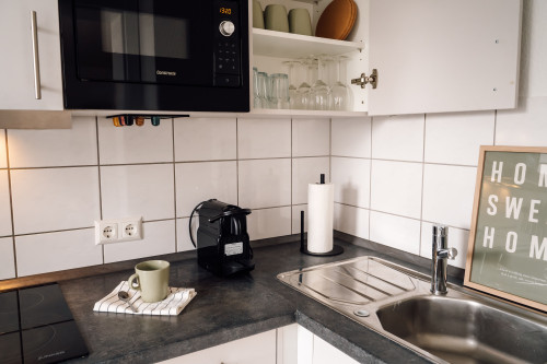 Bright 54 m² 1-bedroom flat with balcony and parking — 5 min to Hauptbahnhof - Gallery - 17