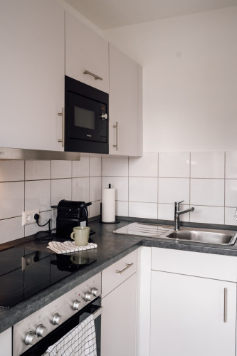 Bright 54 m² 1-bedroom flat with balcony and parking — 5 min to Hauptbahnhof - Gallery - 20