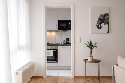 Bright 54 m² 1-bedroom flat with balcony and parking — 5 min to Hauptbahnhof - Gallery - 22