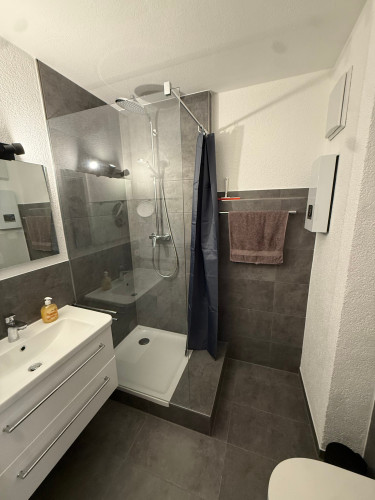 Fully equipped one-bedroom apartment with lake view and swimming pool - Gallery - 7