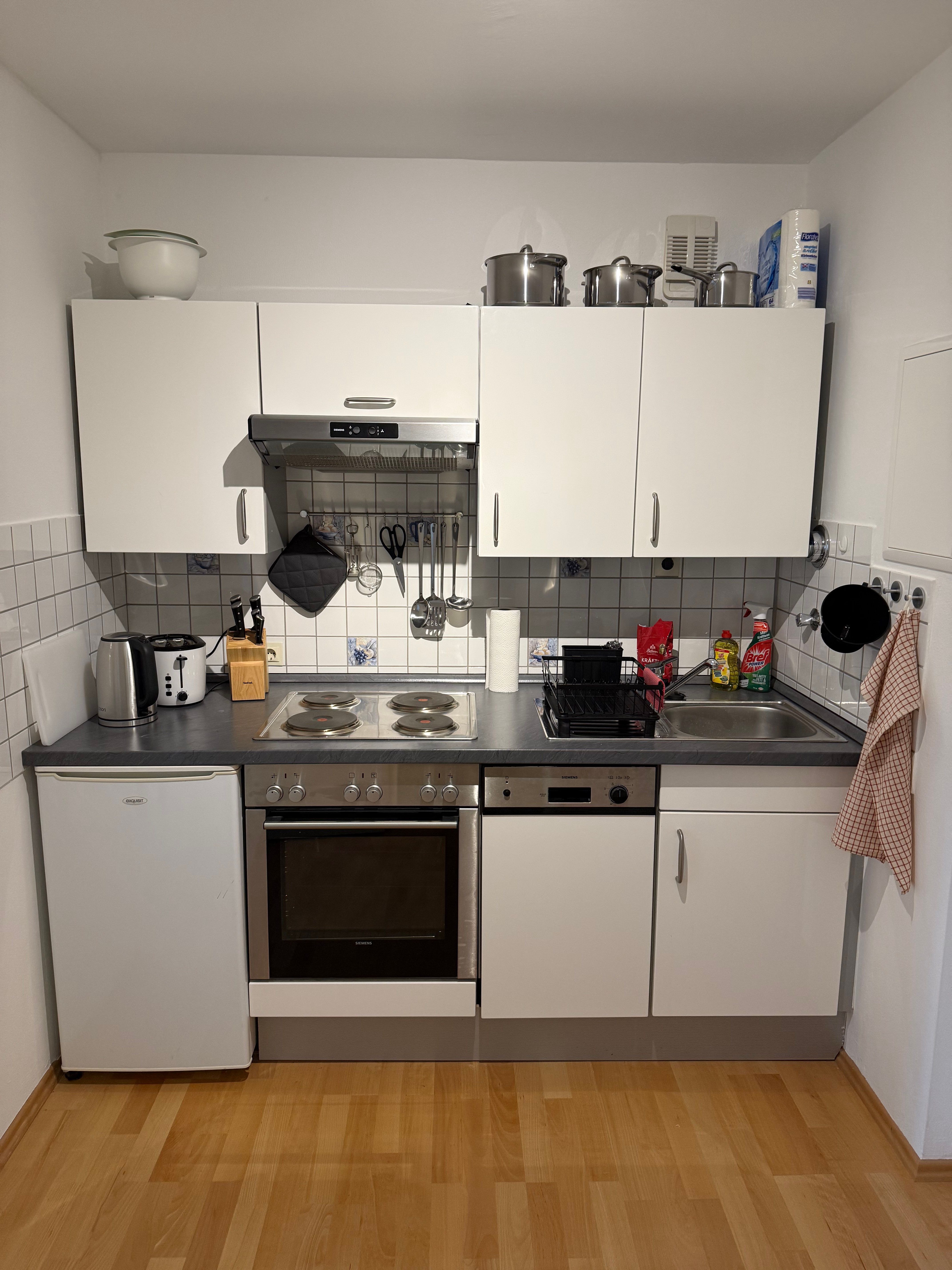 Fully Equipped One-Bedroom Apartment With Lake View And Swimming Pool - 4