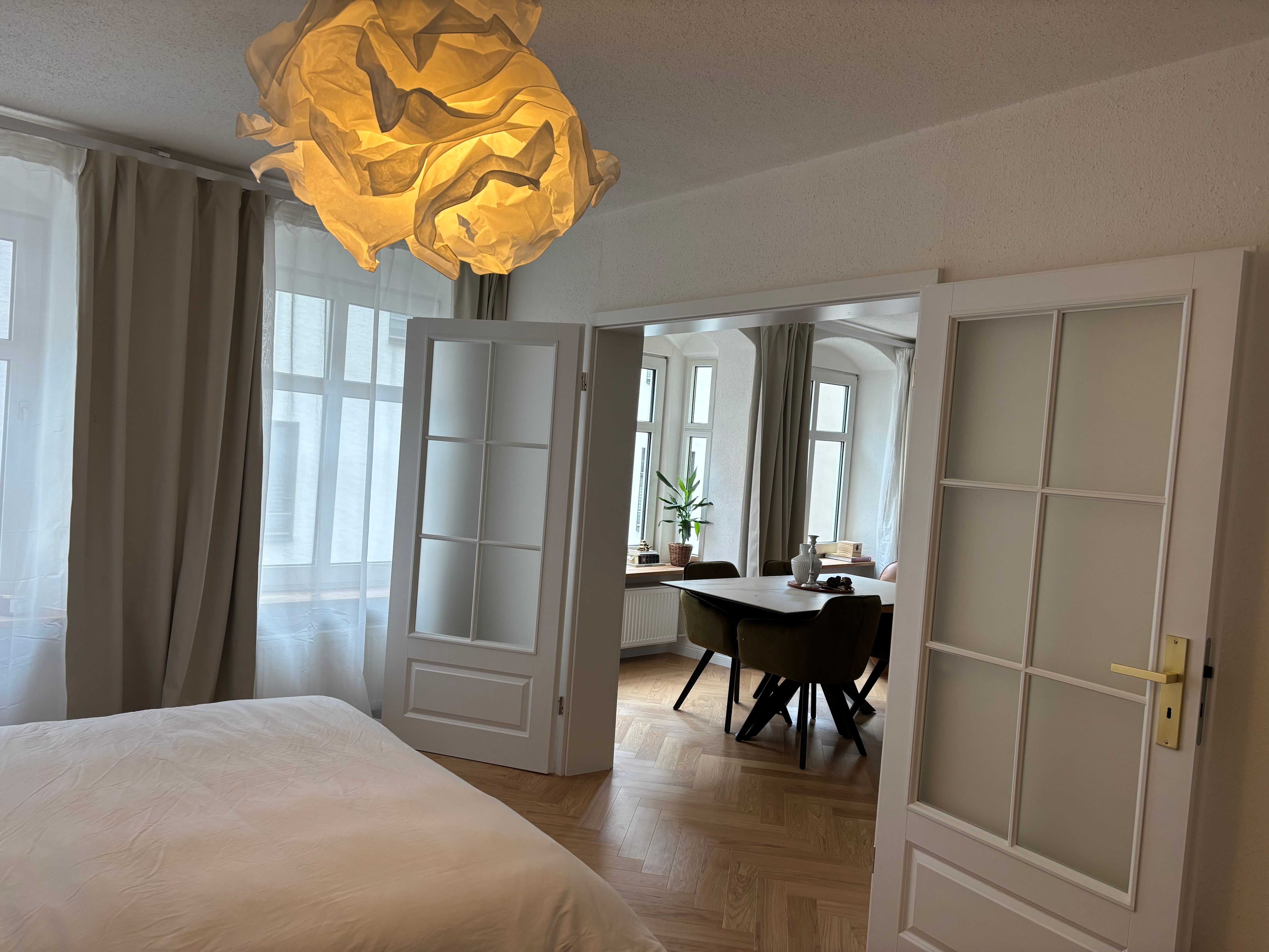 Historic Charm Meets Modern Luxury – Live In The Heart Of The City - 11