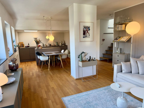 Design maisonette in Düsseldorf Oberkassel – home office with Rhine view