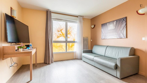 Excellent 1-bedroom apartment in Magny-les-Hameaux