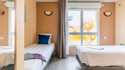 Excellent 1-bedroom apartment in Magny-les-Hameaux  - Gallery -  5