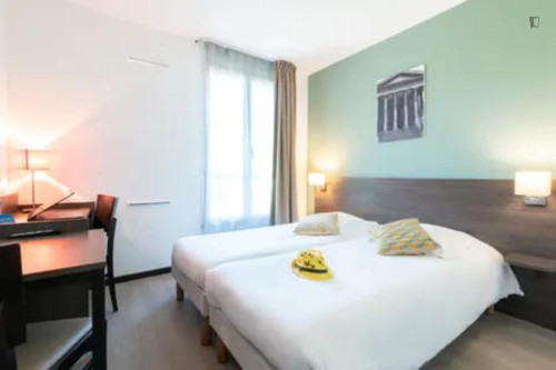 Nice studio near Nîmes train station