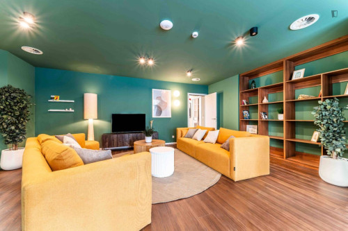 Pleasant ensuite double bedroom near Roodebeek metro