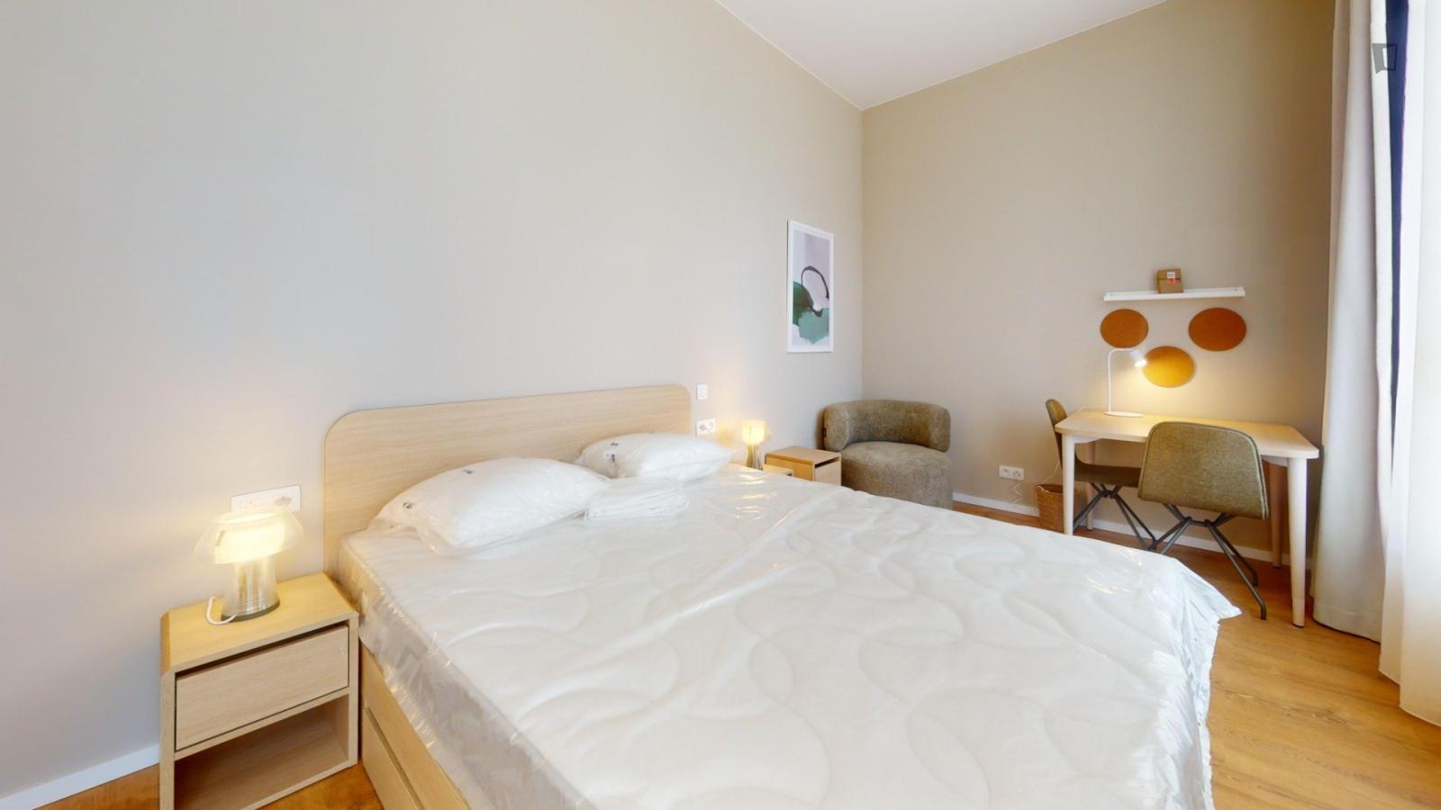  Pleasant Ensuite Double Bedroom Near Roodebeek Metro  -  Pleasant ensuite double bedroom near Roodebeek metro  - Gallery -  1
