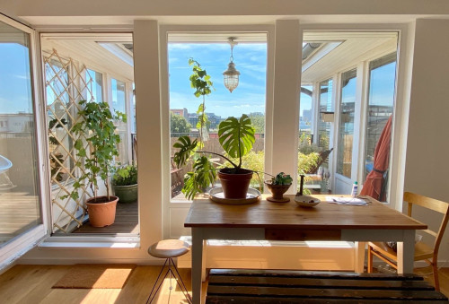 Fantastic 3-room attic apartment with sun terrace and view over Berlin