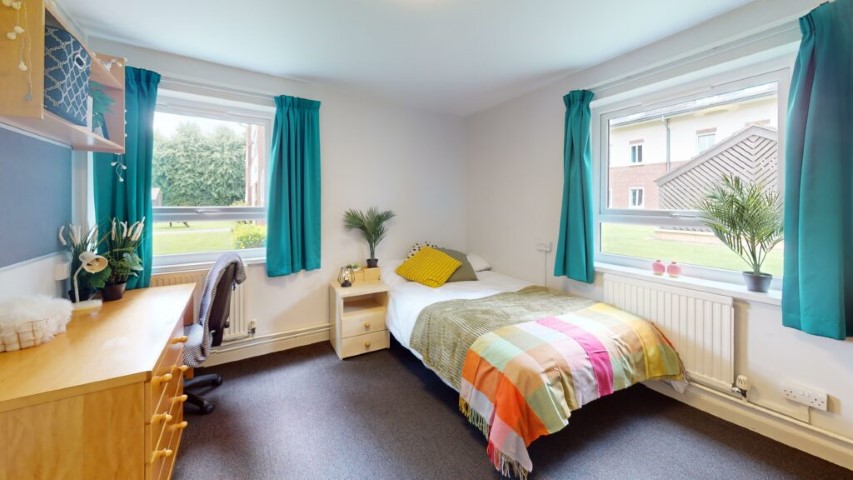 Large Standard Bedroom - Broadgate Park - Gallery - 1