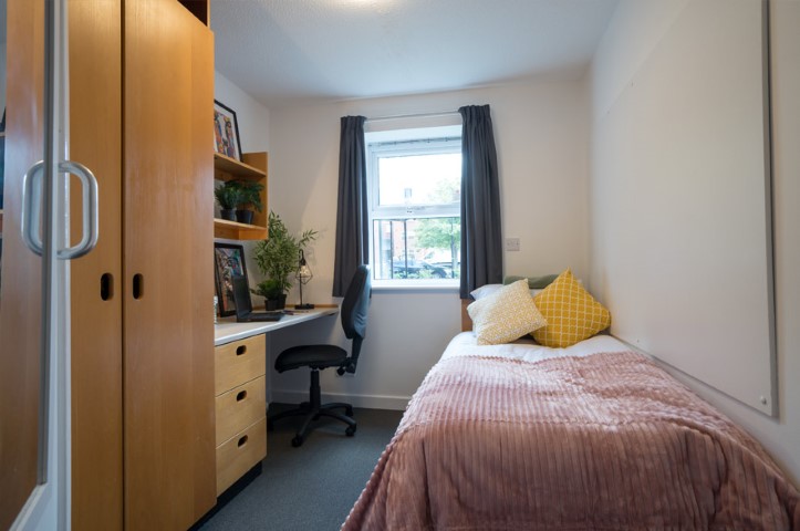 Standard En-Suite - Norton Court - Gallery - 1