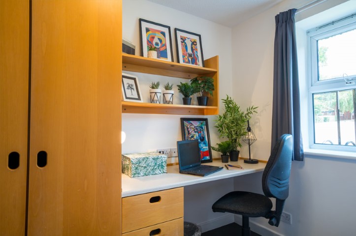 Standard En-Suite - Norton Court - Gallery - 2