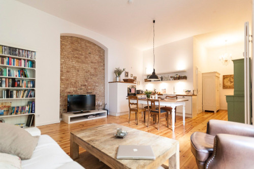 Stylish & Charming Apartment in One of Berlin’s Best Neighborhoods