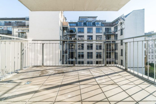 1-BEDROOM APARTMENT IN THE TRENDY AREA OF FRIEDRICHSHAIN