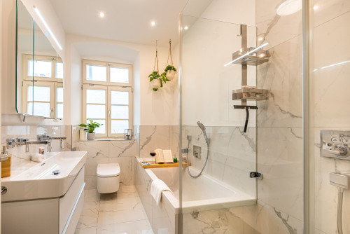 VIVID: Luxury Apartment|central|modern|bathtub|2 park lots|ground floor  - Gallery -  5