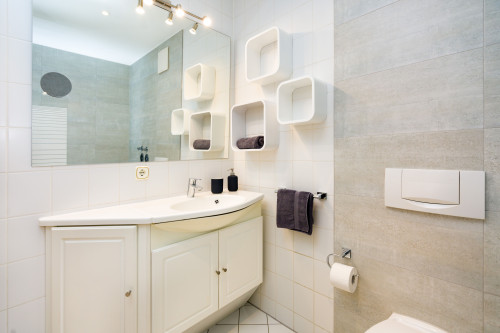 Fashionable 2 room apartment with view into the garden