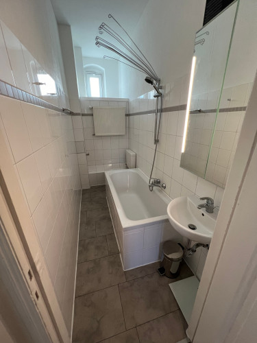 Highe-nd 2 Bedroom Apartment with a Loggia facing the park (Alt-Tempelhof)