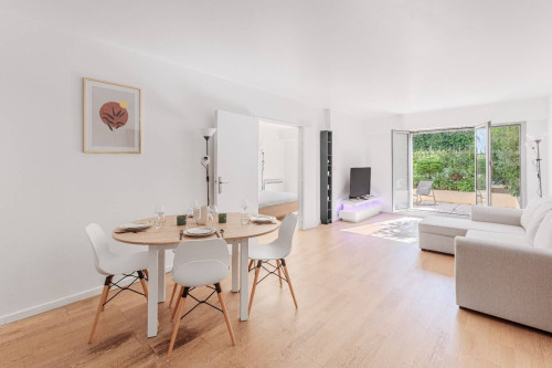 Fantastic apartment in quiet street