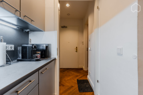 Furnished Private Studio with Terrace in Schöneberg (Motzstrassenkiez)