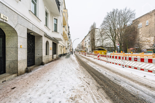 Furnished Private Studio with Terrace in Schöneberg (Motzstrassenkiez)