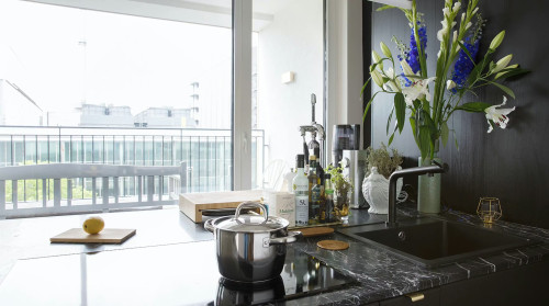 Sunny designer retreat in Mitte