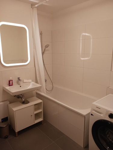 Beautiful Fully Furnished 3-Room Apartment in Moabit