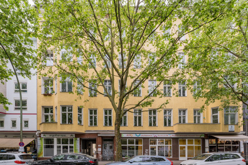 Beautiful old building apartment in the heart of Kreuzberg