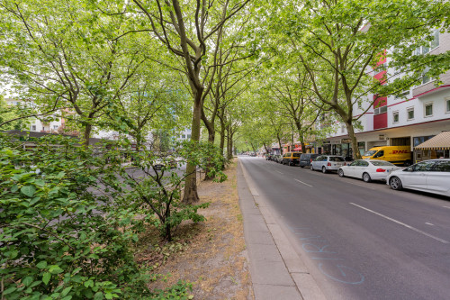 Beautiful old building apartment in the heart of Kreuzberg