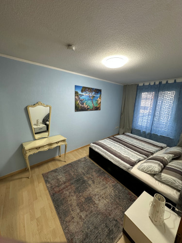 Zentral Stilvolle zwei Zimmer Wohnung, Centrally located, stylish two-room apartment