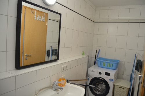Zentral Stilvolle zwei Zimmer Wohnung, Centrally located, stylish two-room apartment