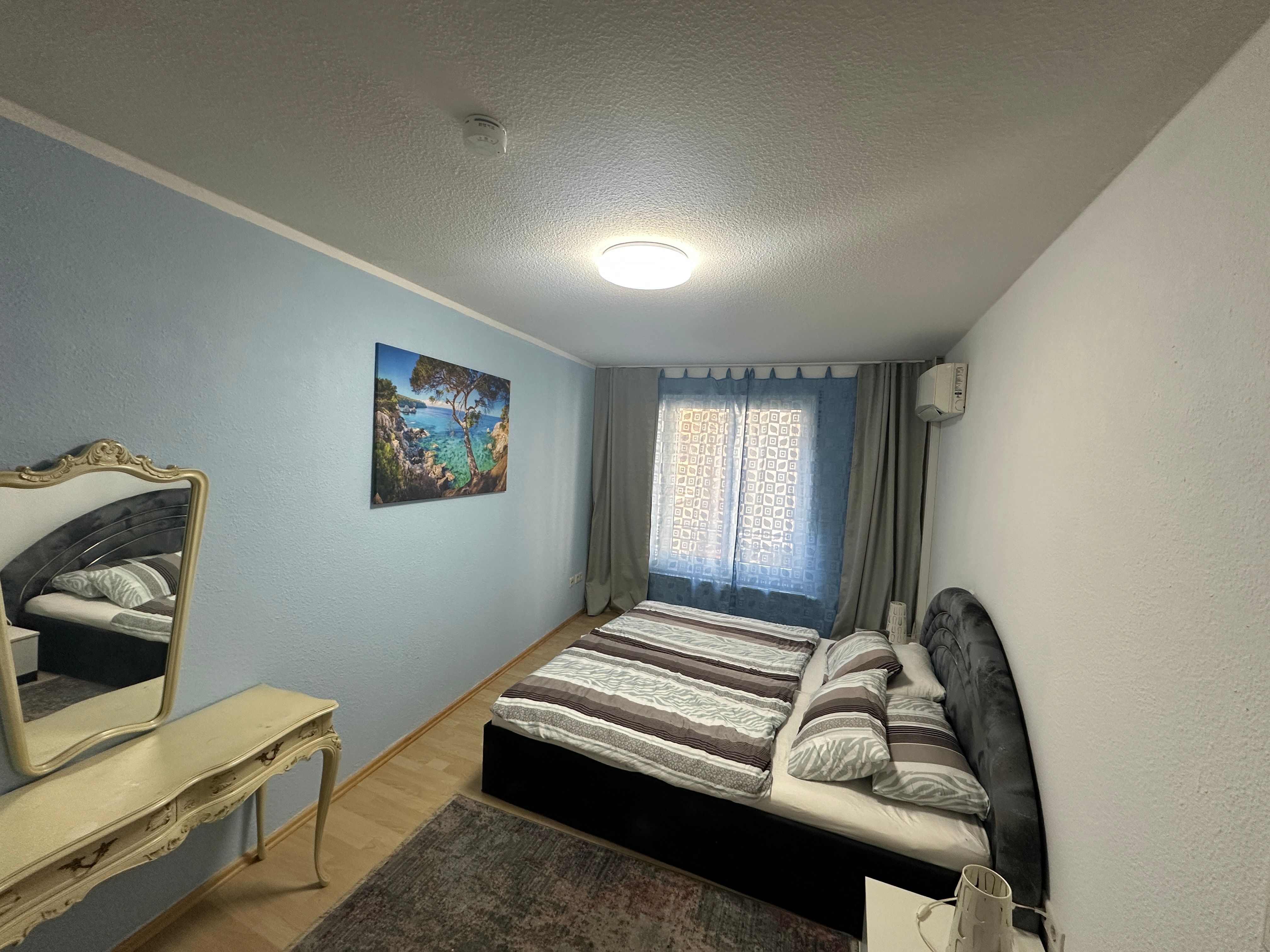 Zentral Stilvolle Zwei Zimmer Wohnung, Centrally Located, Stylish Two-Room Apartment - 2