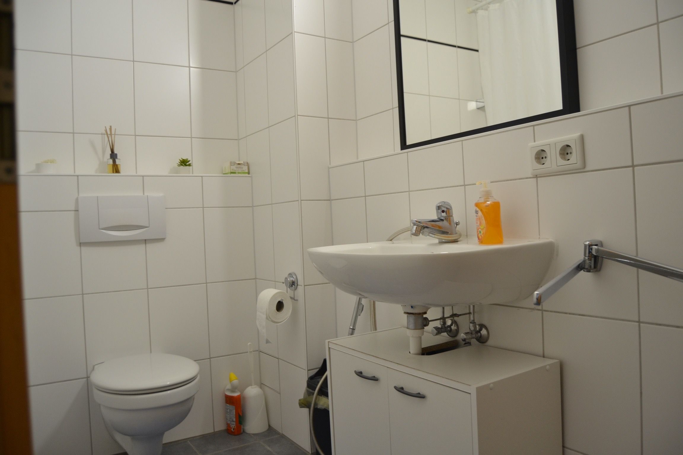 Zentral Stilvolle Zwei Zimmer Wohnung, Centrally Located, Stylish Two-Room Apartment - 13