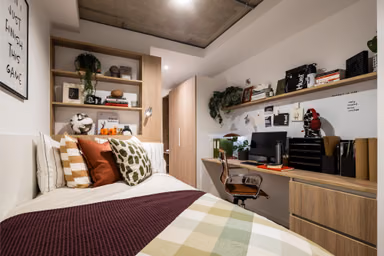 Bronze Studio - 1