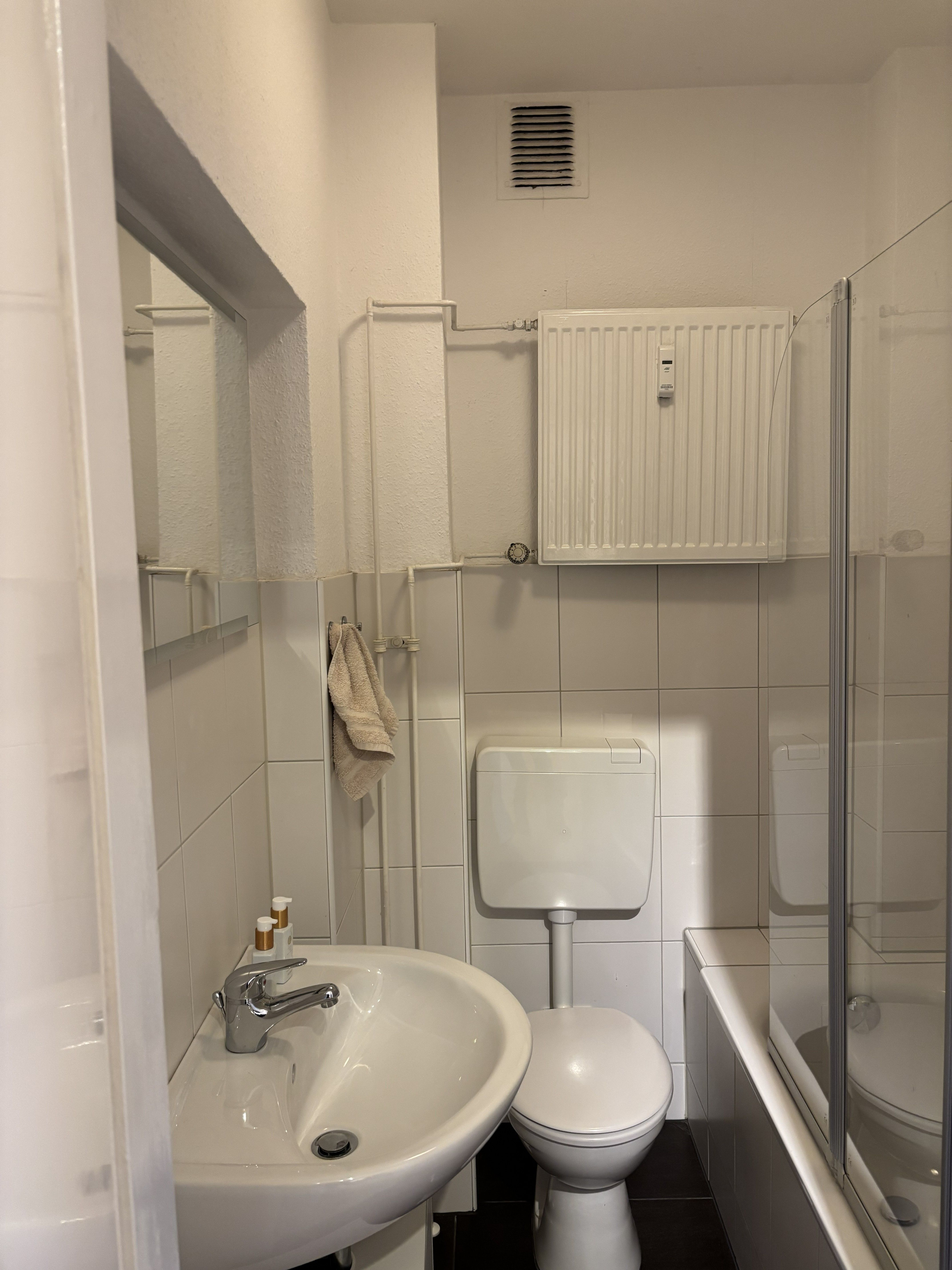  Furnished & Renovated 2.5-Room Apartment In Holsterhausen  -  Furnished & renovated 2.5-room apartment in Holsterhausen  - Gallery -  6