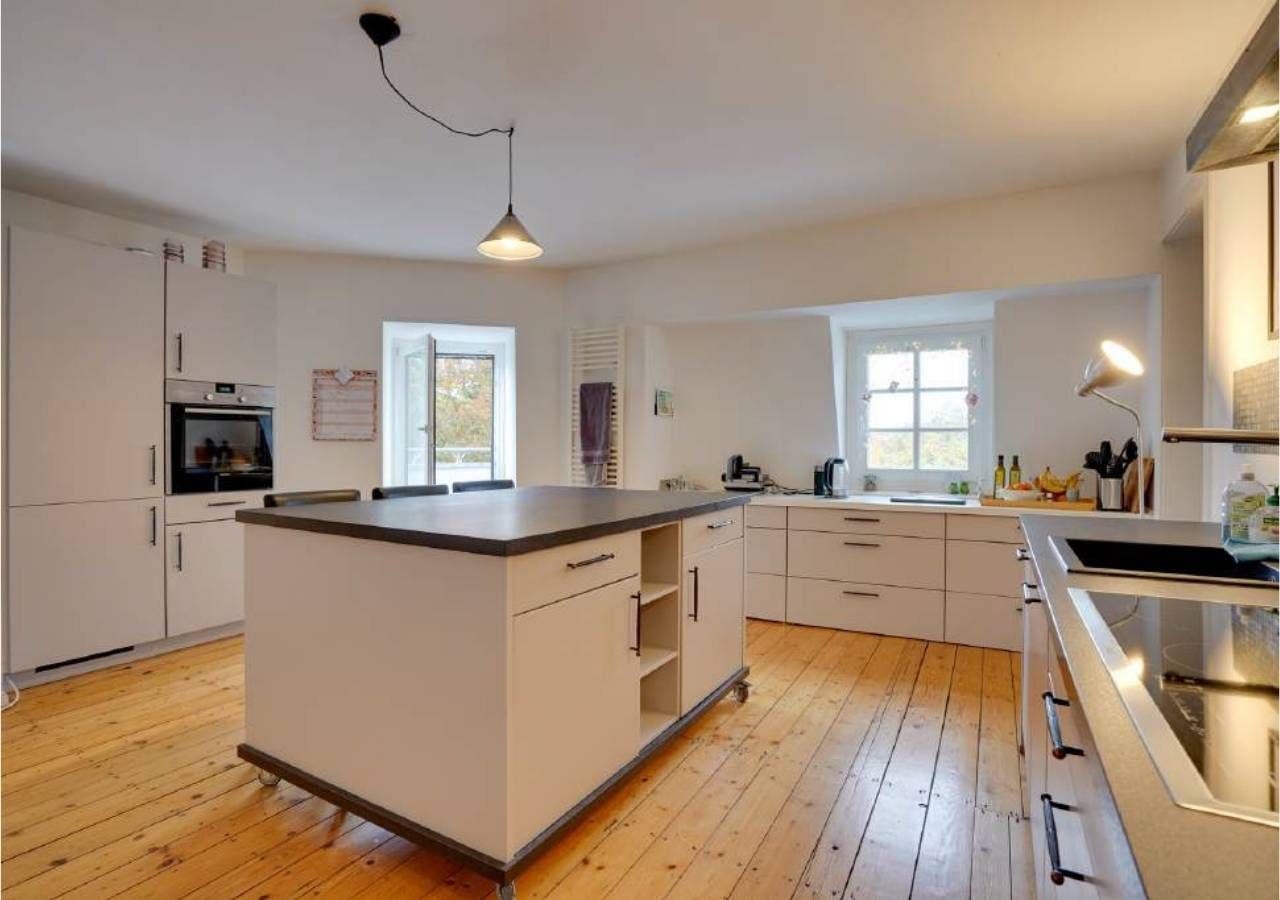  Stylish Living In A Historic Building – Centrally Located In Bad Honnef, Apart. Drachenblick  -  Stylish living in a historic building – centrally located in Bad Honnef, Apart. Drachenblick  - Gallery -  25