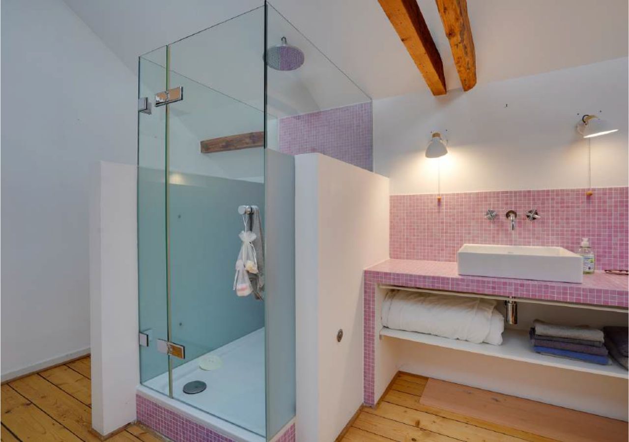  Stylish Living In A Historic Building – Centrally Located In Bad Honnef, Apart. Drachenblick  -  Stylish living in a historic building – centrally located in Bad Honnef, Apart. Drachenblick  - Gallery -  21